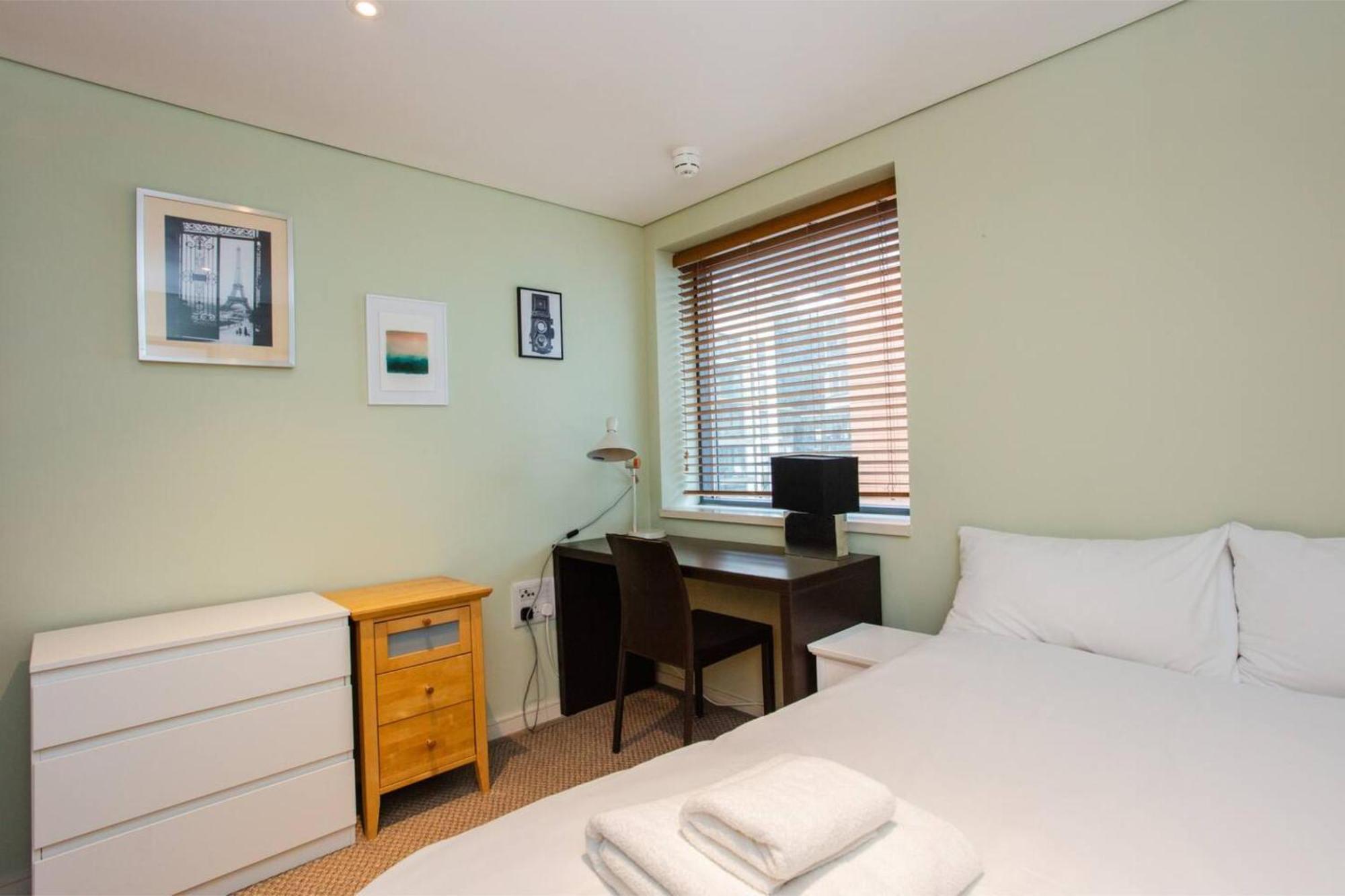 Modern 3 Bedroom Apartment In Paddington Лондон Экстерьер фото